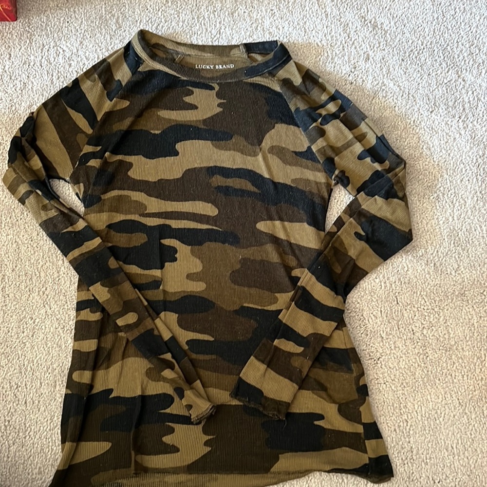 Lucky Brand camo ribbed long sleeve